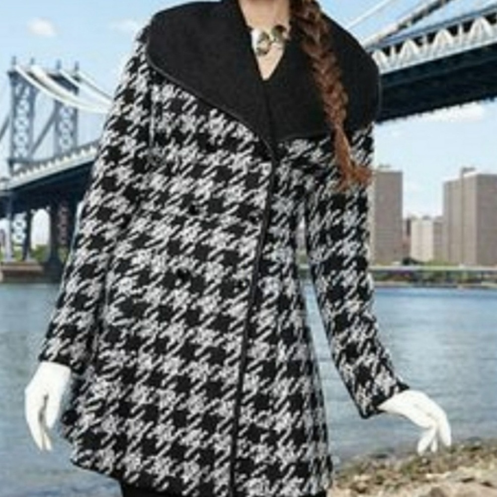 Black and White Houndstooth Double Breasted Coat by Guess Sz XS
